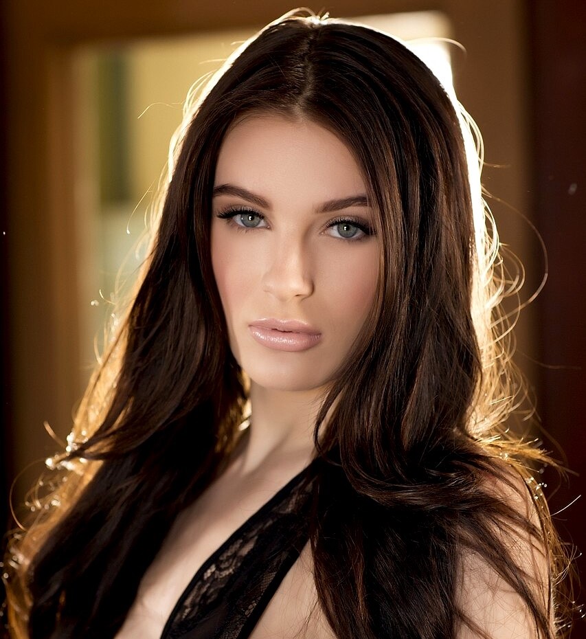 Discover Lana Rhoades Bio/Wiki 2024 & Career Achievements