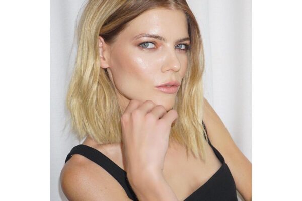 Discover Emma Greenwell  Bio/Wiki 2024 & Career Achievements