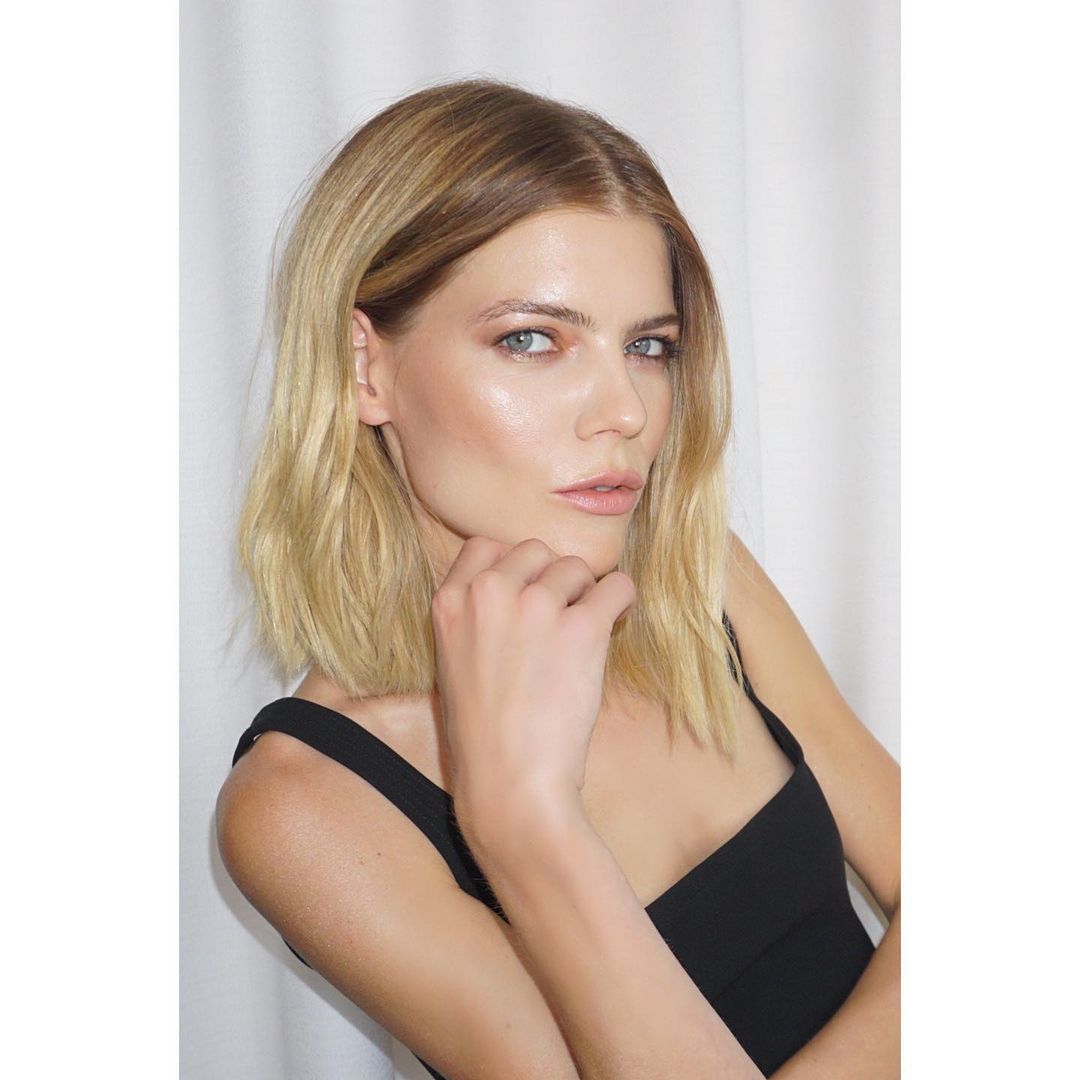 Discover Emma Greenwell  Bio/Wiki 2024 & Career Achievements